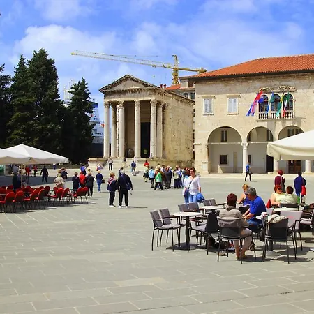 Jadranka * プーラ